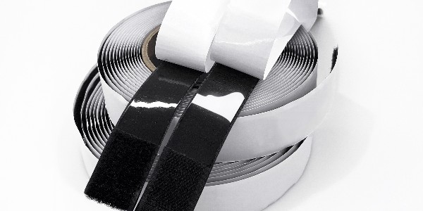 背膠魔術(shù)貼粘性不牢是膠水問題嗎