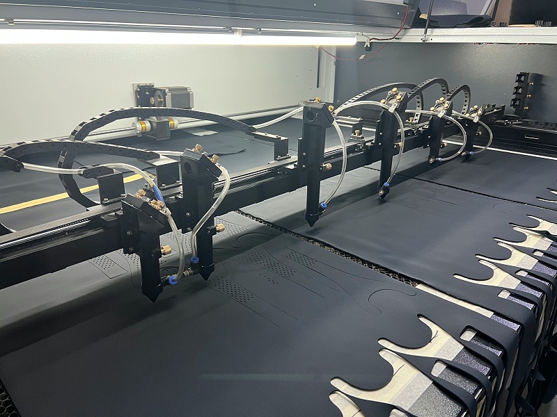 腕帶生產(chǎn)線實(shí)況 (25)