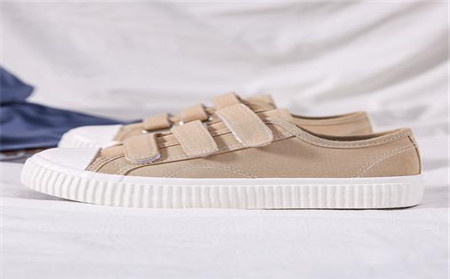 魔術(shù)貼帆布鞋