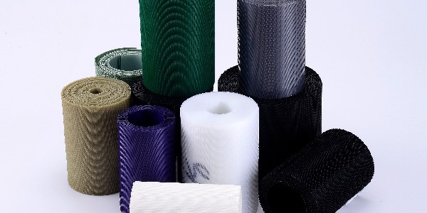 射出勾魔術(shù)貼：智能運(yùn)動(dòng)護(hù)具的“穩(wěn)定器”與“調(diào)節(jié)師”