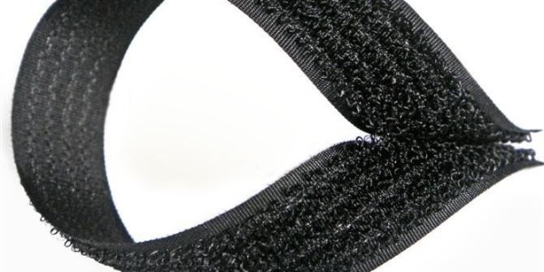 衣服貼了背膠魔術貼可以洗嗎？